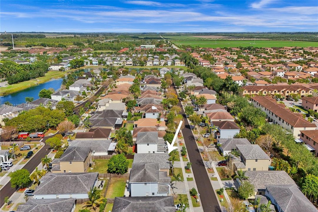 Recently Sold: $480,000 (3 beds, 2 baths, 1678 Square Feet)