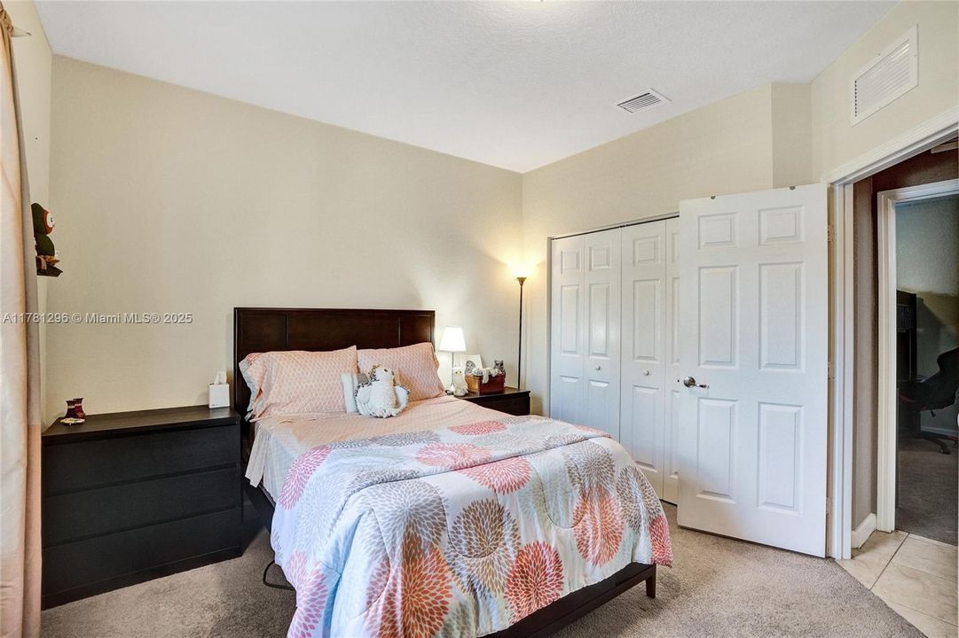 Recently Sold: $480,000 (3 beds, 2 baths, 1678 Square Feet)