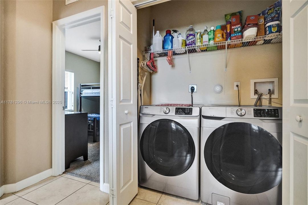 Recently Sold: $480,000 (3 beds, 2 baths, 1678 Square Feet)