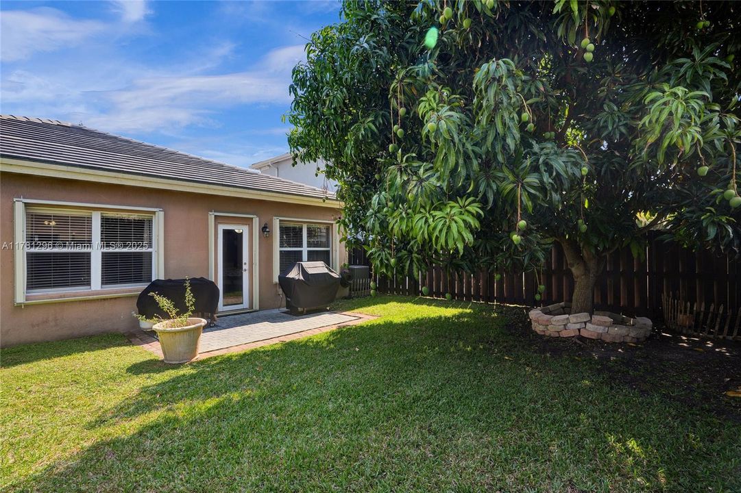 Recently Sold: $480,000 (3 beds, 2 baths, 1678 Square Feet)