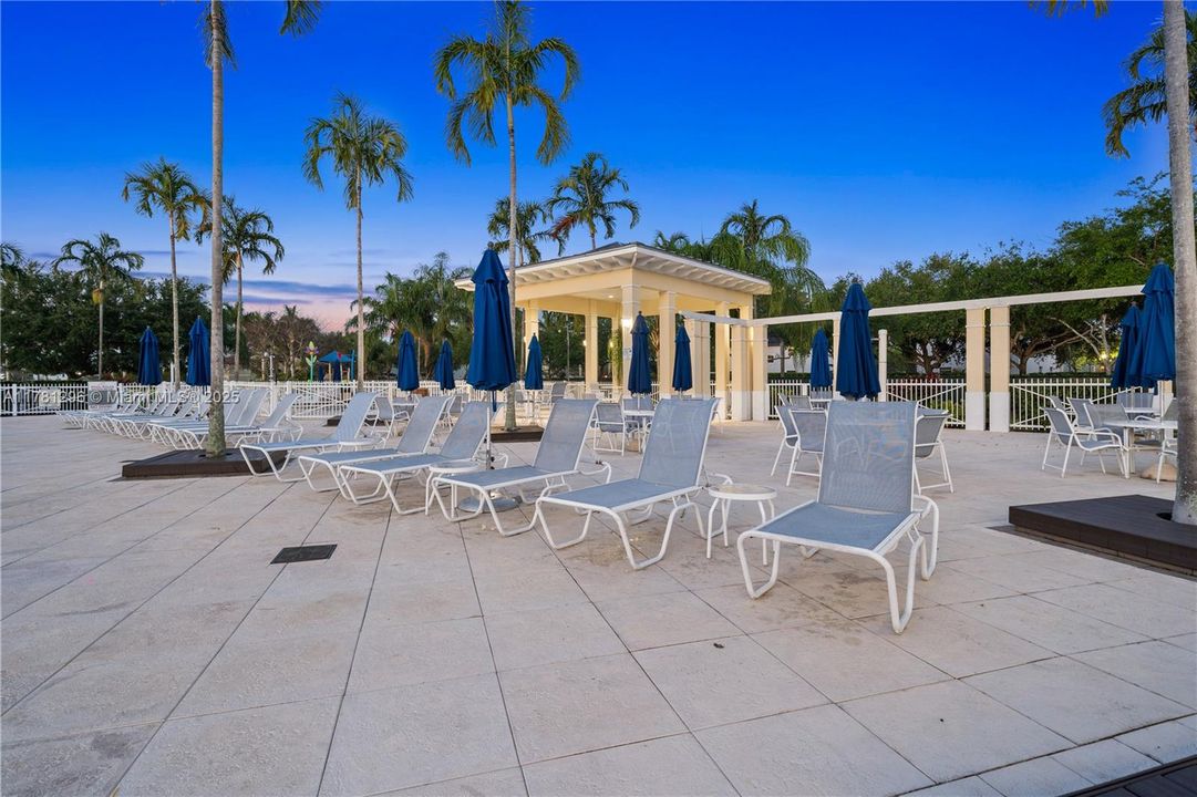 Recently Sold: $480,000 (3 beds, 2 baths, 1678 Square Feet)