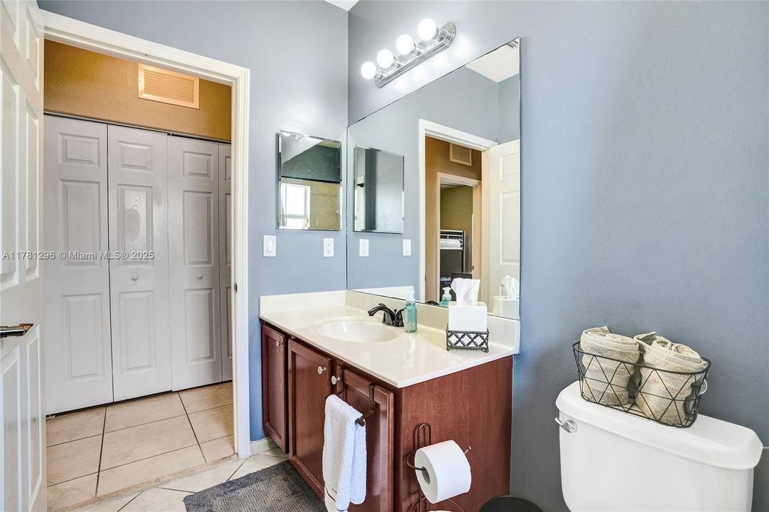 Recently Sold: $480,000 (3 beds, 2 baths, 1678 Square Feet)