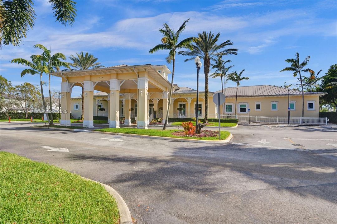 Recently Sold: $480,000 (3 beds, 2 baths, 1678 Square Feet)