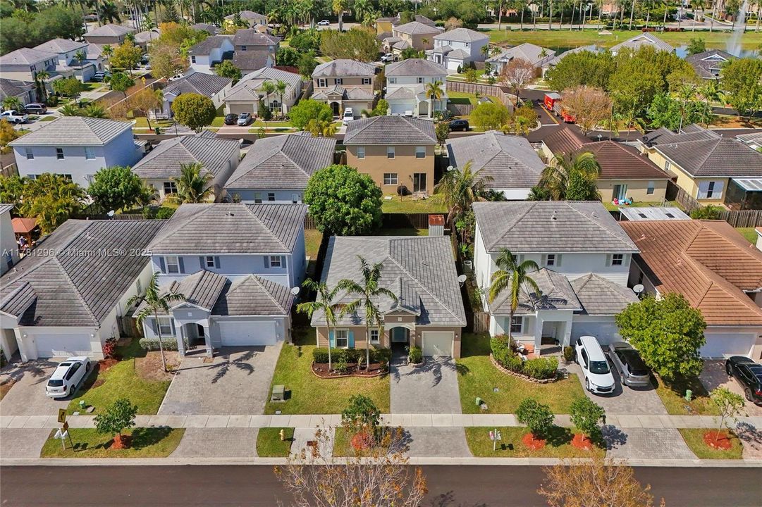 Recently Sold: $480,000 (3 beds, 2 baths, 1678 Square Feet)