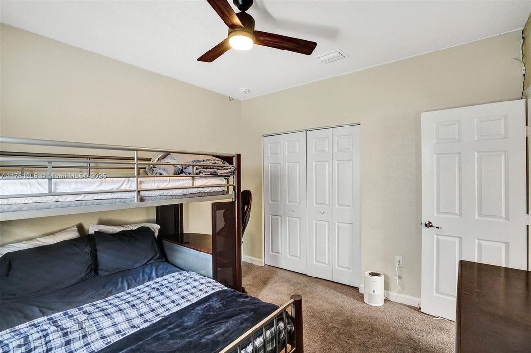 Recently Sold: $480,000 (3 beds, 2 baths, 1678 Square Feet)