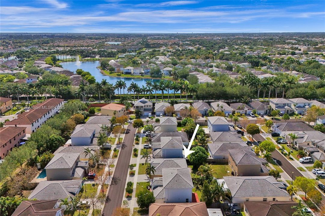 Recently Sold: $480,000 (3 beds, 2 baths, 1678 Square Feet)