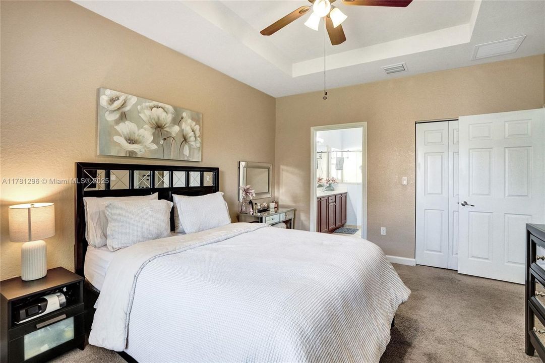 Recently Sold: $480,000 (3 beds, 2 baths, 1678 Square Feet)