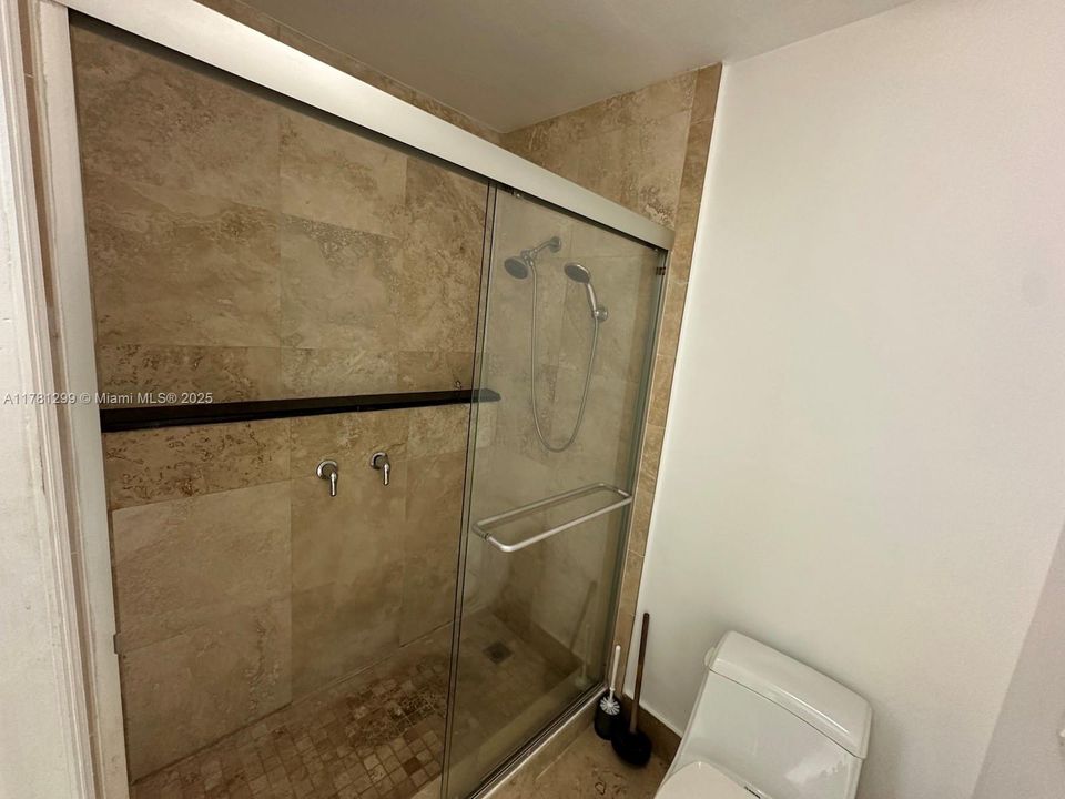 Active With Contract: $399,900 (3 beds, 3 baths, 1340 Square Feet)