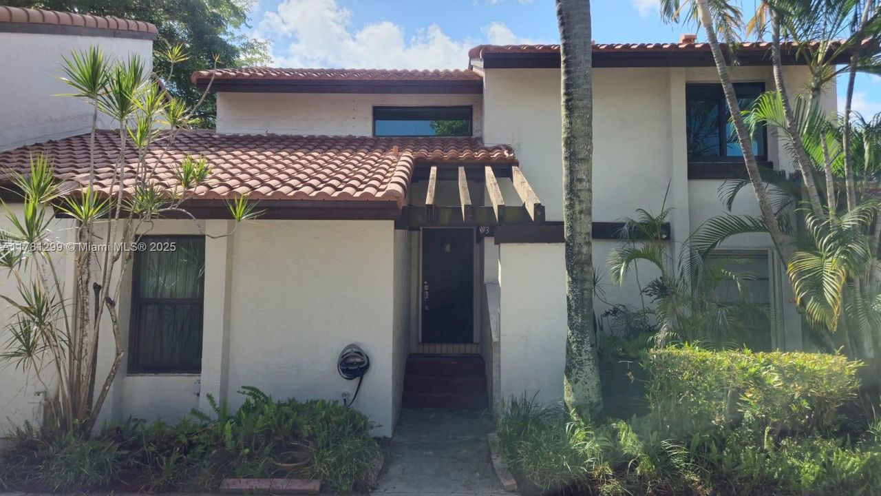 Active With Contract: $399,900 (3 beds, 3 baths, 1340 Square Feet)