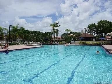 Active With Contract: $399,900 (3 beds, 3 baths, 1340 Square Feet)