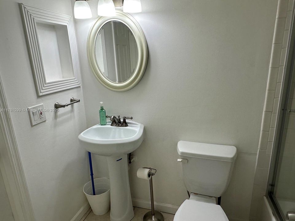 Active With Contract: $399,900 (3 beds, 3 baths, 1340 Square Feet)