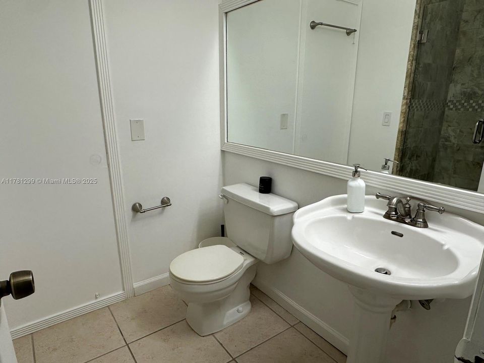 Active With Contract: $399,900 (3 beds, 3 baths, 1340 Square Feet)