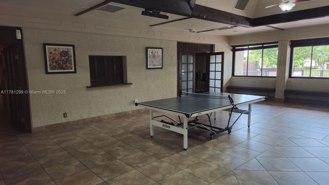 Active With Contract: $399,900 (3 beds, 3 baths, 1340 Square Feet)