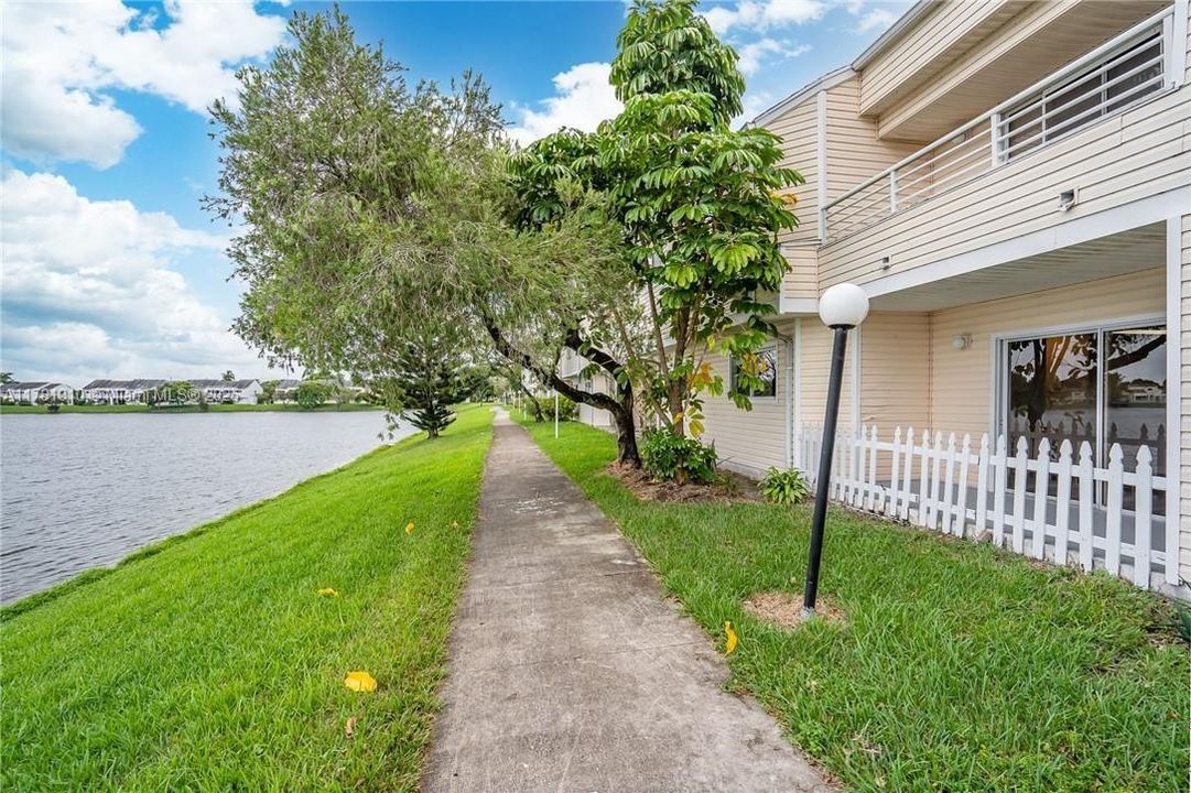 最近租的: $2,400 (2 贝兹, 2 浴室, 1020 平方英尺)