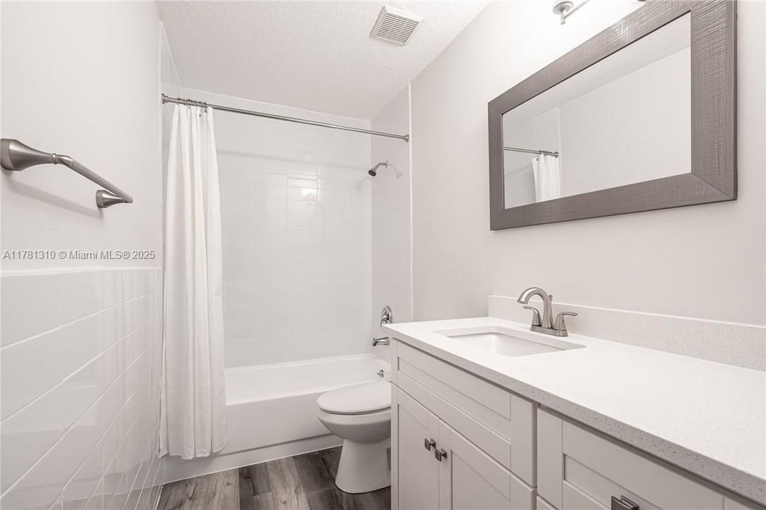 最近租的: $2,400 (2 贝兹, 2 浴室, 1020 平方英尺)