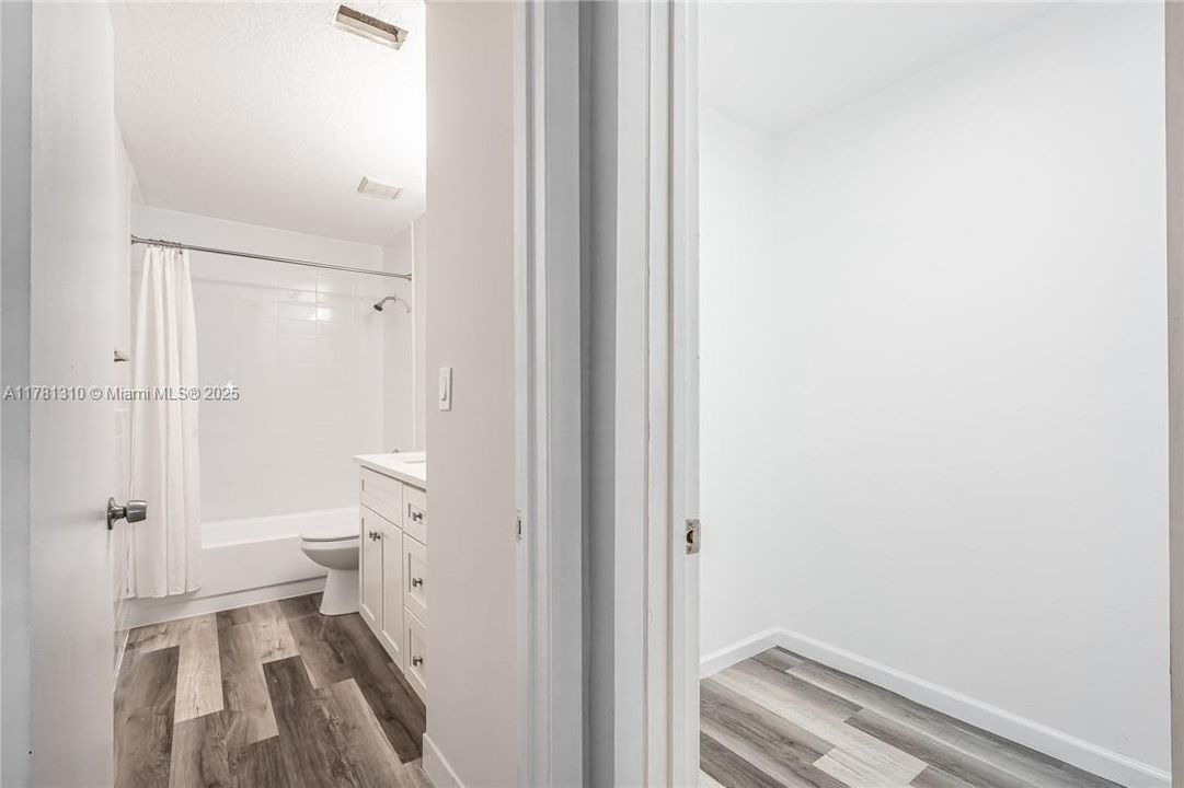 最近租的: $2,400 (2 贝兹, 2 浴室, 1020 平方英尺)