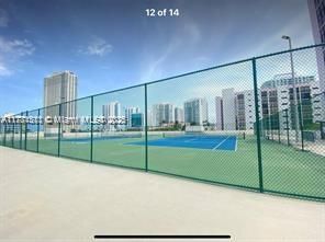 For Sale: $321,001 (2 beds, 2 baths, 894 Square Feet)
