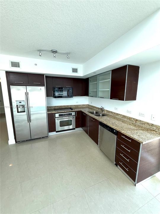 最近租的: $3,850 (2 贝兹, 2 浴室, 1267 平方英尺)