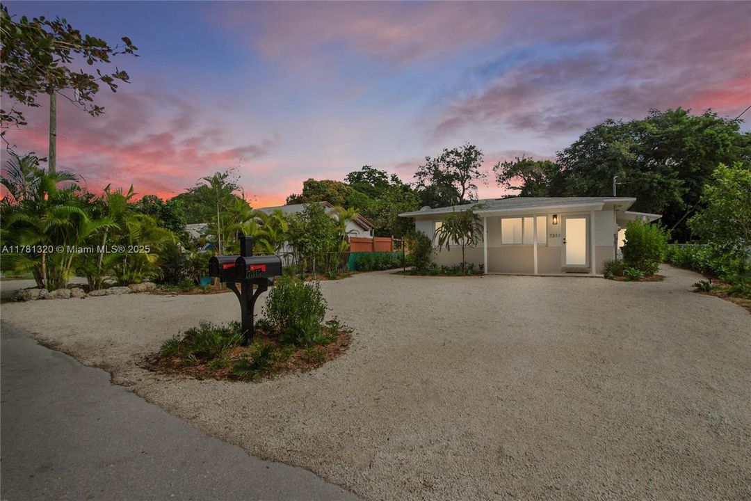 Recently Sold: $1,099,000 (0 beds, 0 baths, 1560 Square Feet)