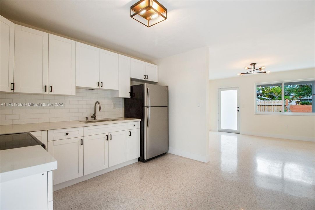 Recently Sold: $1,099,000 (0 beds, 0 baths, 1560 Square Feet)