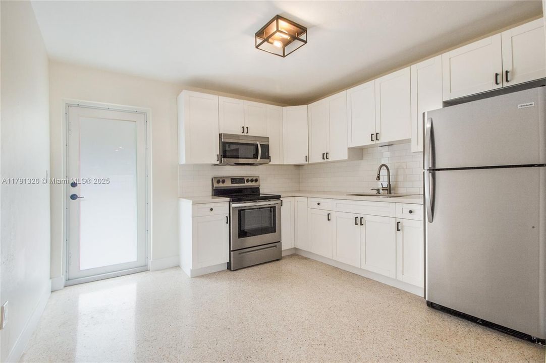 Recently Sold: $1,099,000 (0 beds, 0 baths, 1560 Square Feet)