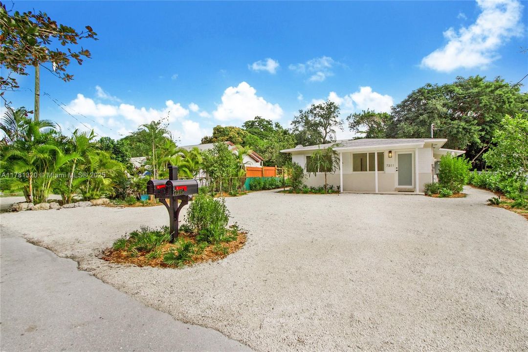 Recently Sold: $1,099,000 (0 beds, 0 baths, 1560 Square Feet)