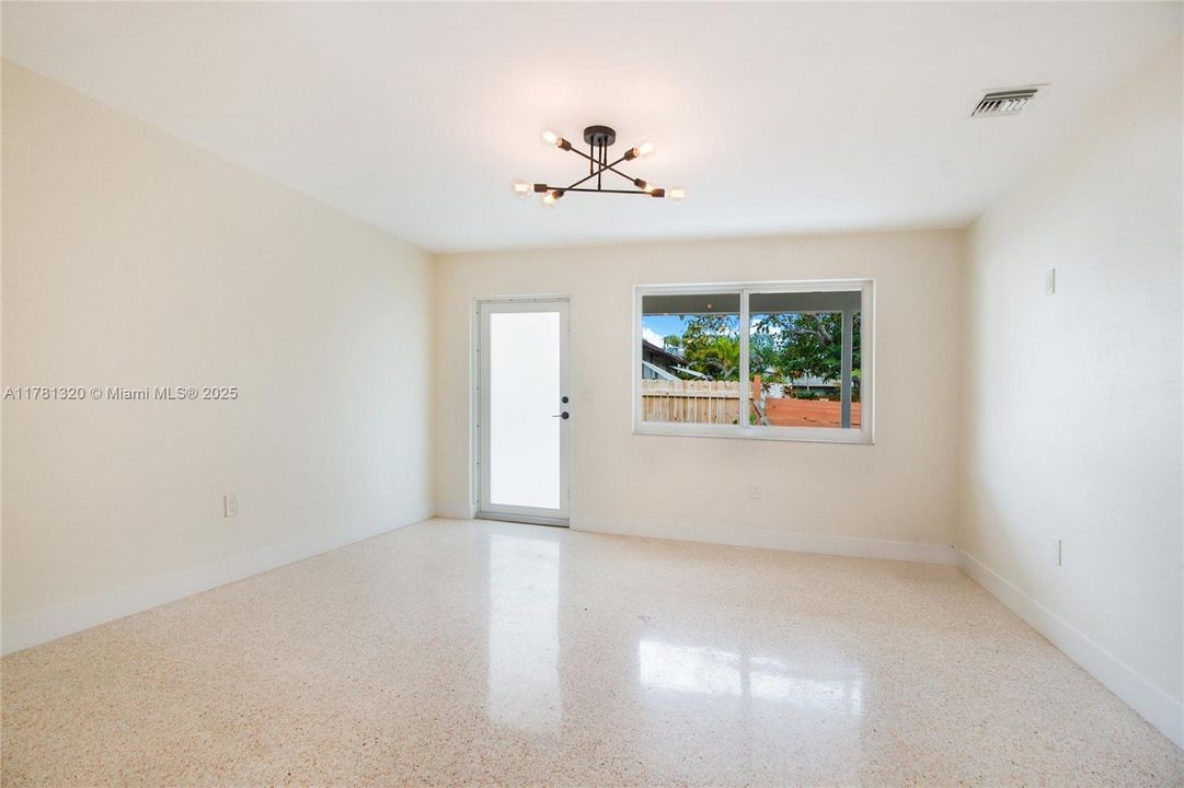 Recently Sold: $1,099,000 (0 beds, 0 baths, 1560 Square Feet)