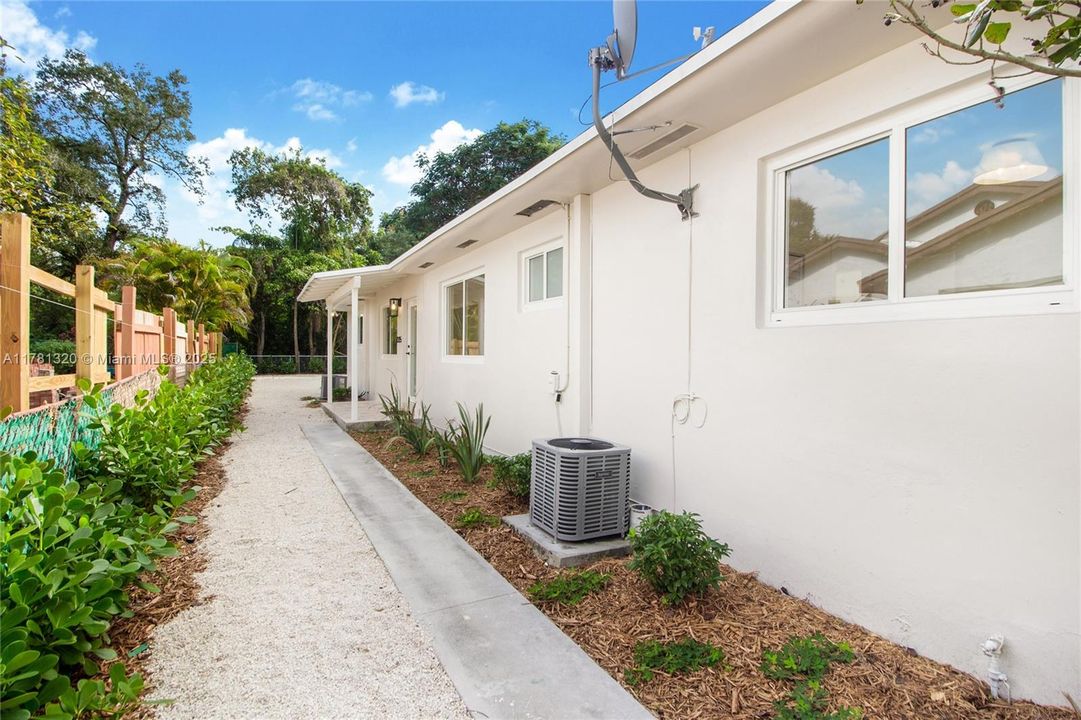 Recently Sold: $1,099,000 (0 beds, 0 baths, 1560 Square Feet)