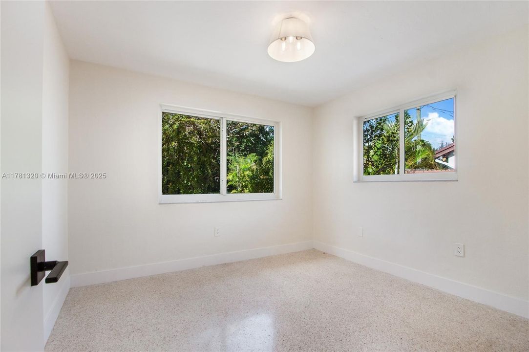 Recently Sold: $1,099,000 (0 beds, 0 baths, 1560 Square Feet)