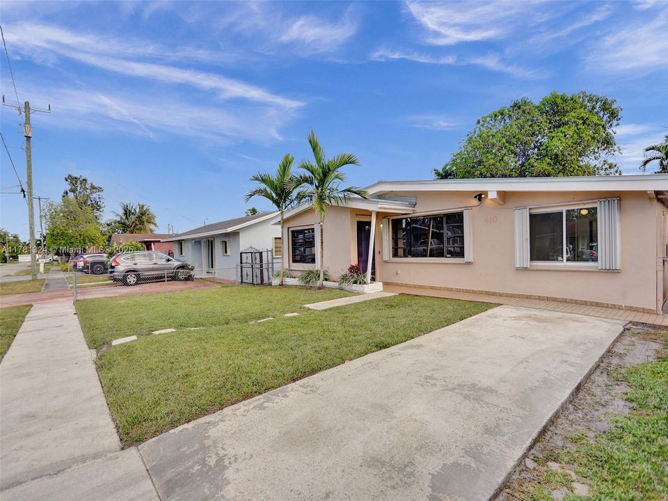Recently Sold: $499,900 (3 beds, 2 baths, 1733 Square Feet)