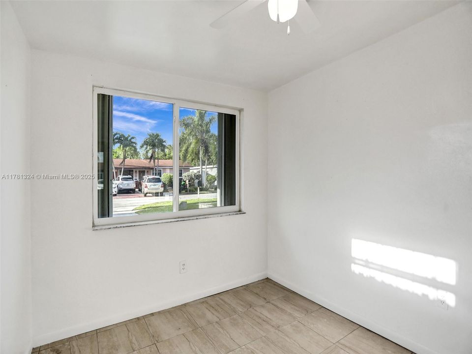 Recently Sold: $499,900 (3 beds, 2 baths, 1733 Square Feet)