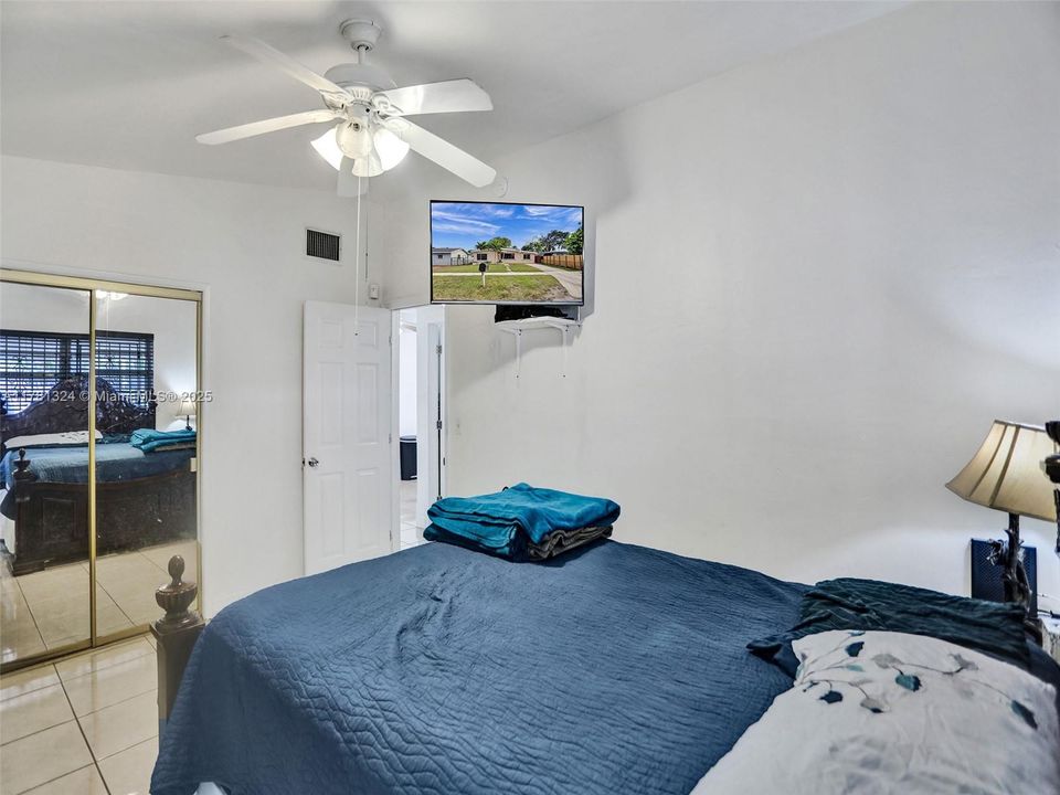 Recently Sold: $499,900 (3 beds, 2 baths, 1733 Square Feet)