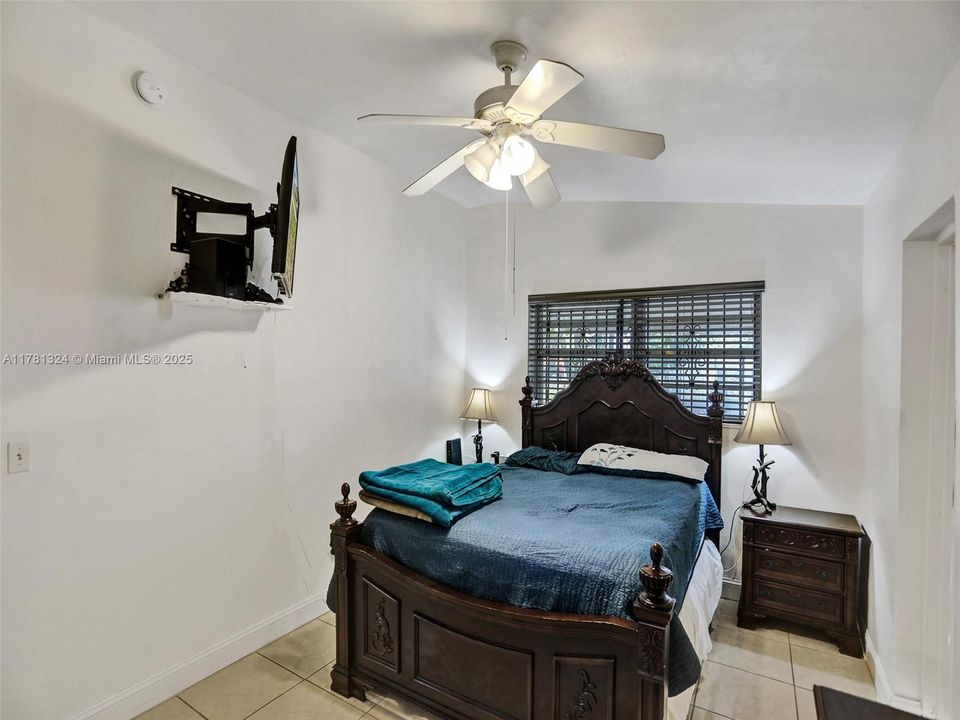 Recently Sold: $499,900 (3 beds, 2 baths, 1733 Square Feet)