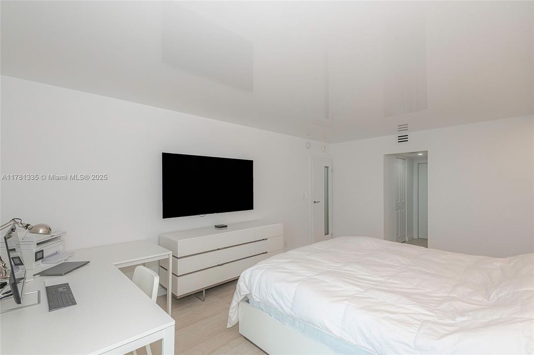 For Sale: $769,990 (2 beds, 2 baths, 1357 Square Feet)