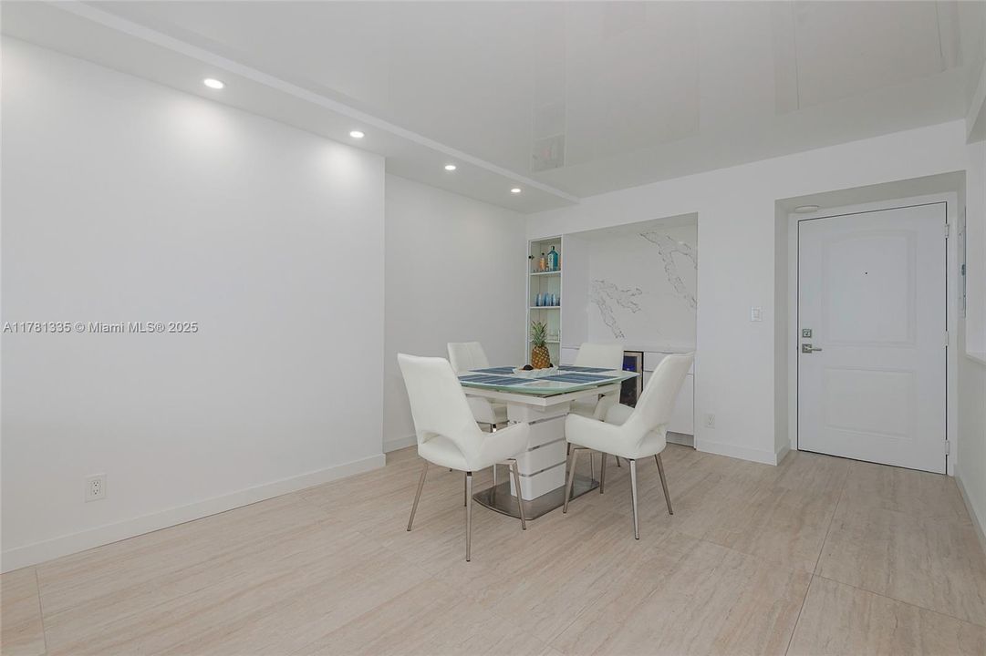 For Sale: $769,990 (2 beds, 2 baths, 1357 Square Feet)