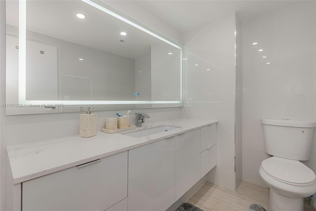 For Sale: $769,990 (2 beds, 2 baths, 1357 Square Feet)