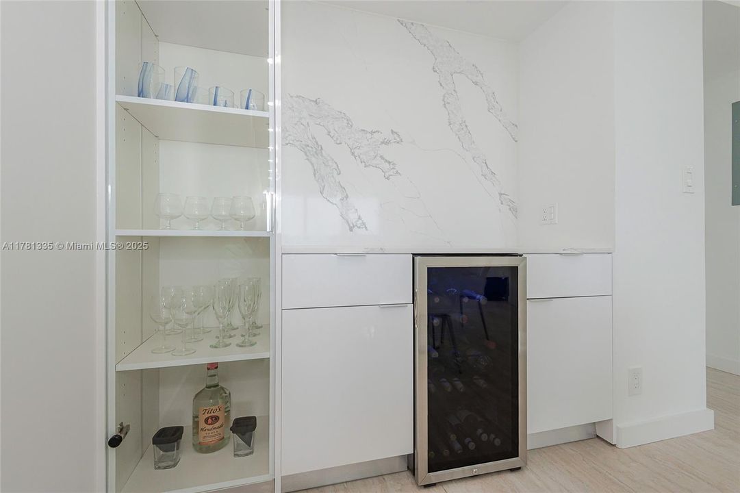 For Sale: $769,990 (2 beds, 2 baths, 1357 Square Feet)