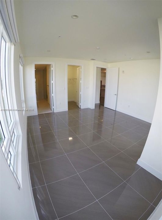 Recientemente alquilado: $3,300 (3 camas, 2 baños, 1351 Pies cuadrados)