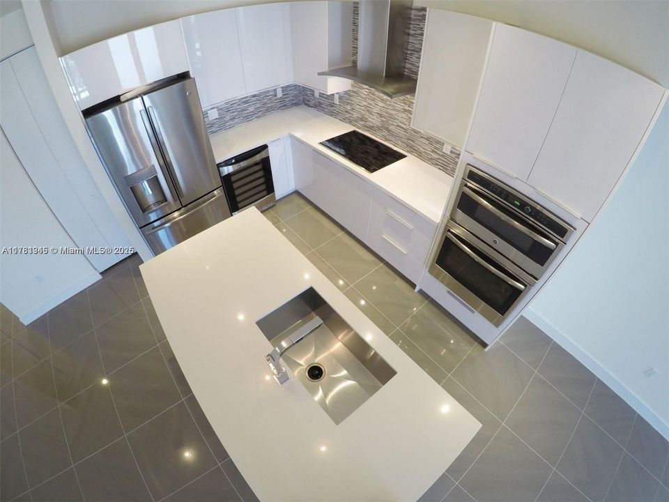 Recientemente alquilado: $3,300 (3 camas, 2 baños, 1351 Pies cuadrados)