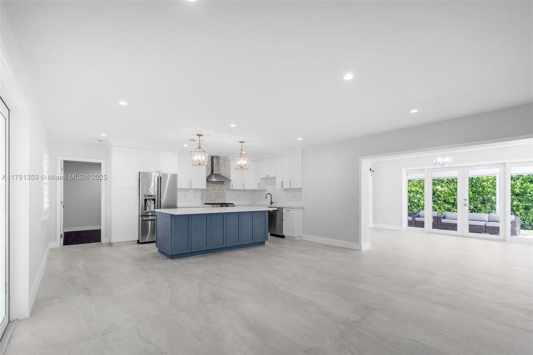 最近租的: $5,500 (4 贝兹, 3 浴室, 2167 平方英尺)