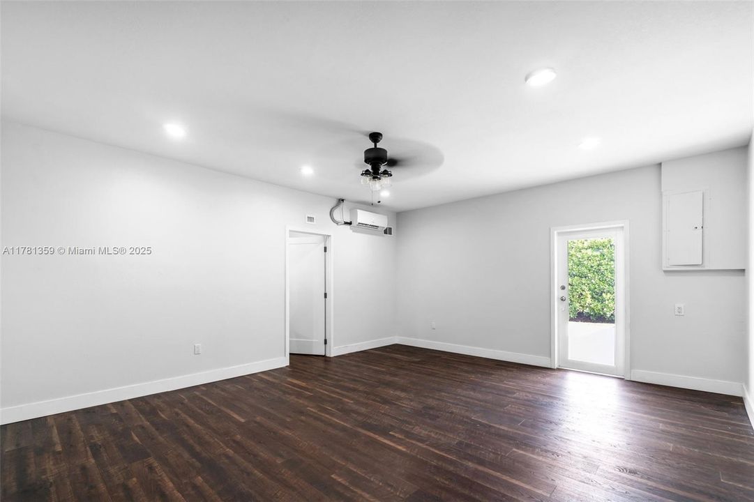 最近租的: $5,500 (4 贝兹, 3 浴室, 2167 平方英尺)