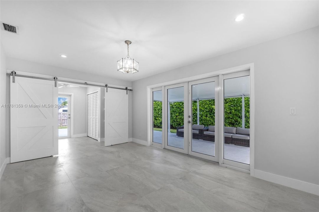 最近租的: $5,500 (4 贝兹, 3 浴室, 2167 平方英尺)