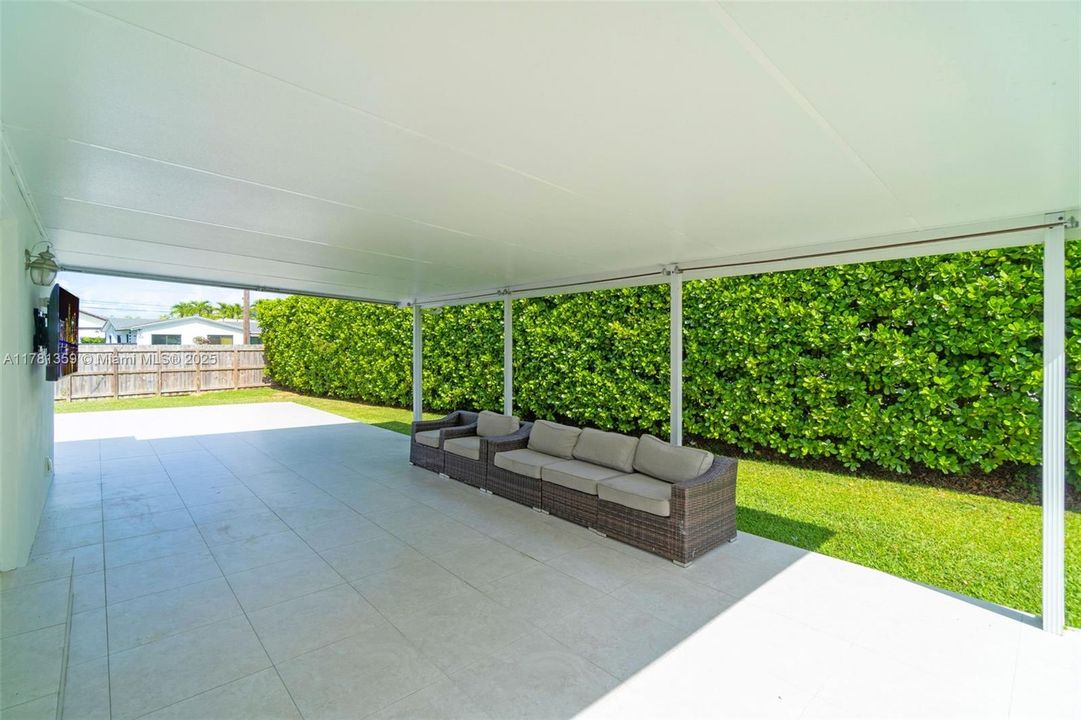 最近租的: $5,500 (4 贝兹, 3 浴室, 2167 平方英尺)