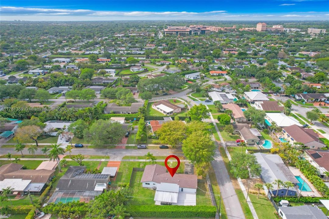 最近租的: $5,500 (4 贝兹, 3 浴室, 2167 平方英尺)