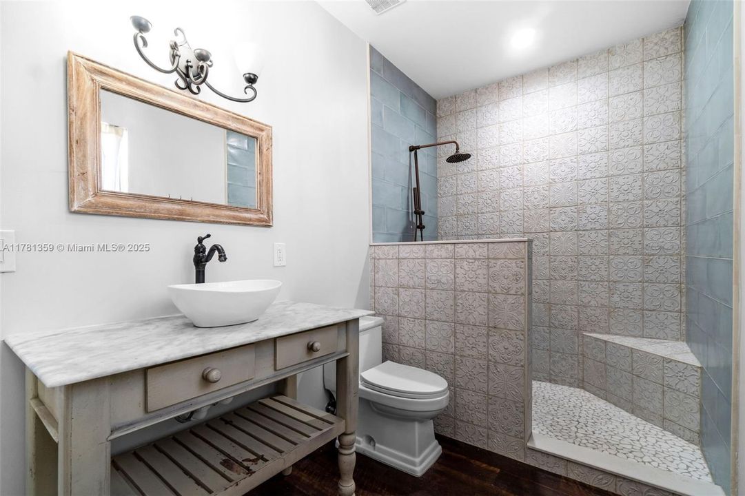 最近租的: $5,500 (4 贝兹, 3 浴室, 2167 平方英尺)