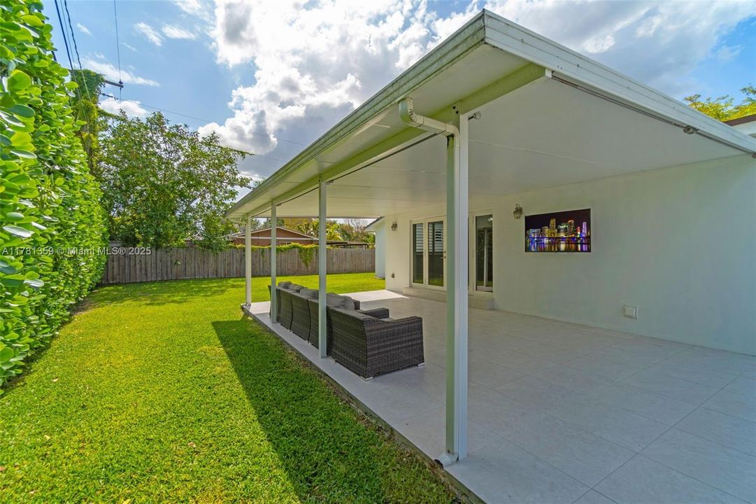 最近租的: $5,500 (4 贝兹, 3 浴室, 2167 平方英尺)