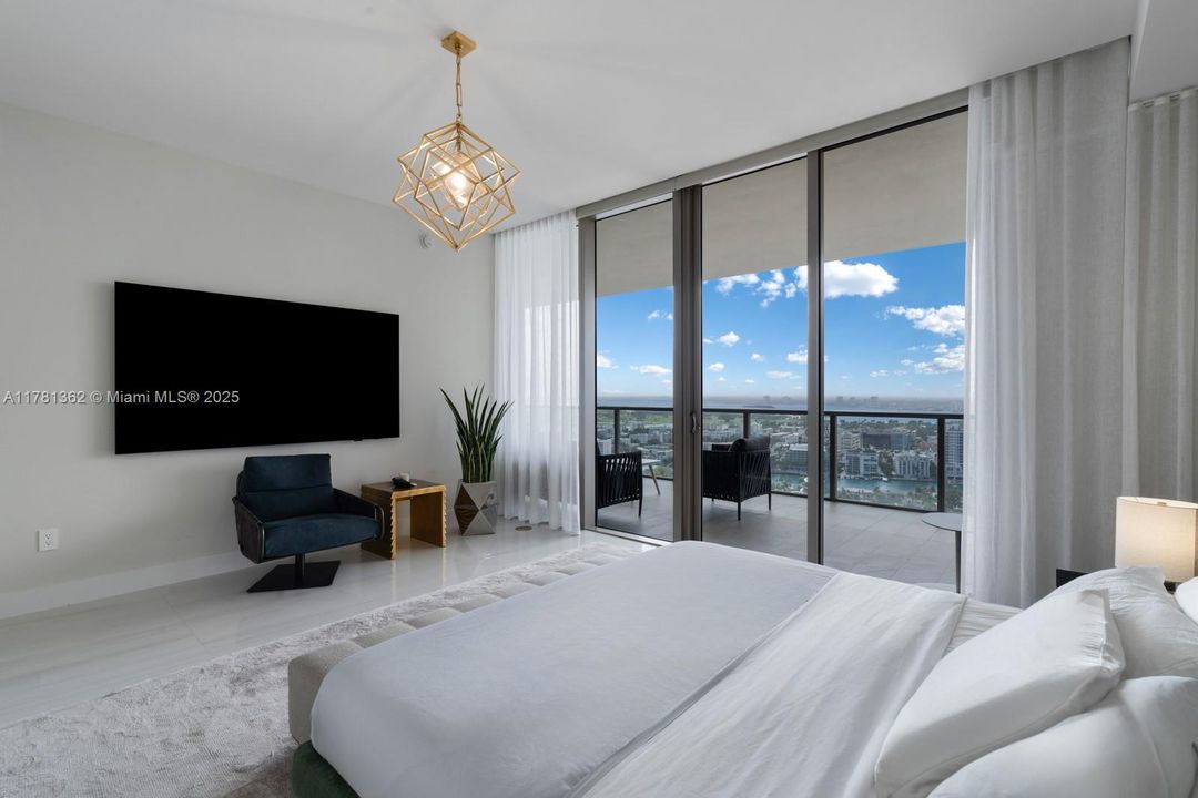 En Venta: $10,995,000 (3 camas, 3 baños, 3688 Pies cuadrados)