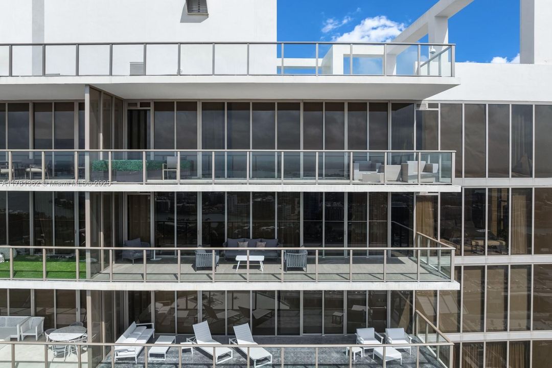 En Venta: $10,995,000 (3 camas, 3 baños, 3688 Pies cuadrados)