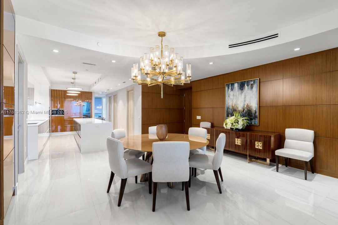 En Venta: $10,995,000 (3 camas, 3 baños, 3688 Pies cuadrados)