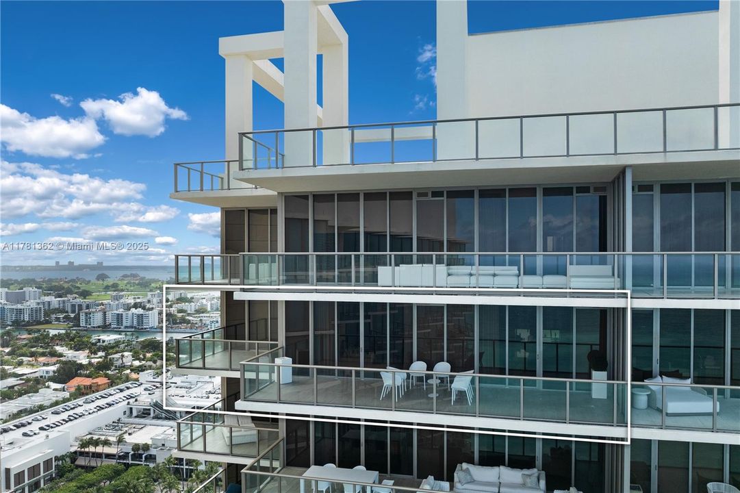 En Venta: $10,995,000 (3 camas, 3 baños, 3688 Pies cuadrados)